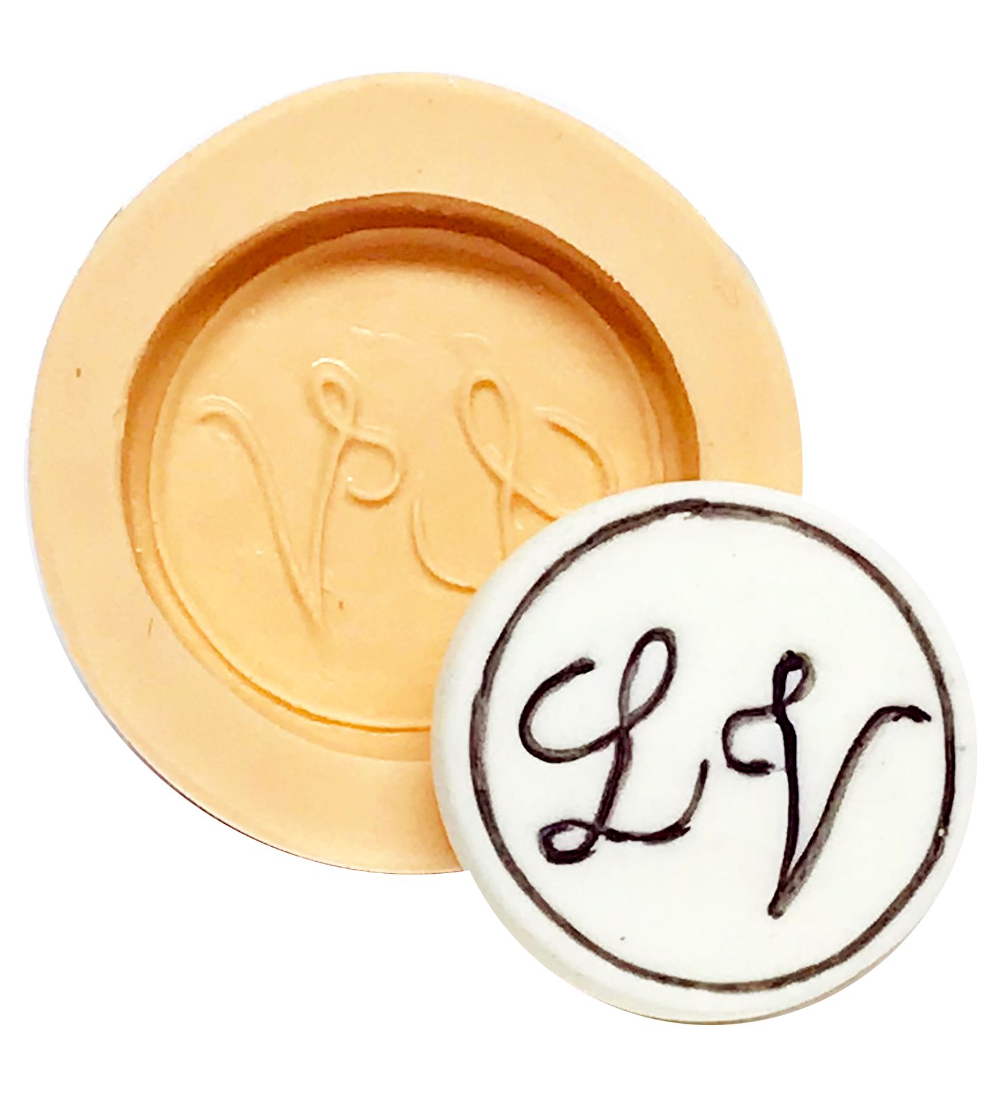 Moeda com iniciais L V - P567